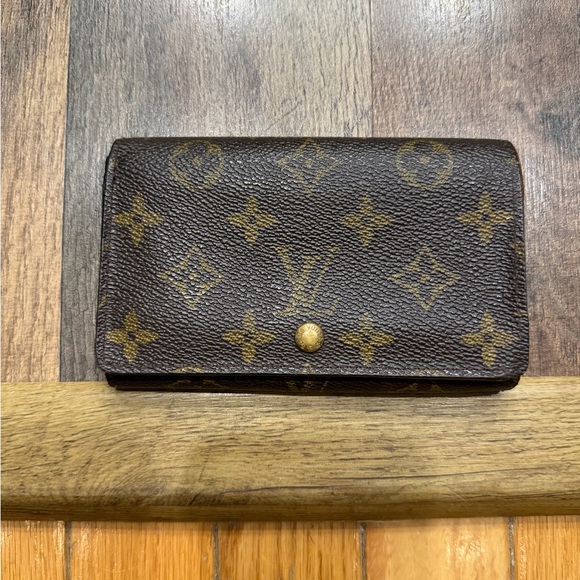 Louis Vuitton Handbags - Louis Vuitton Dark Brown Monogram Women’s Wallet
